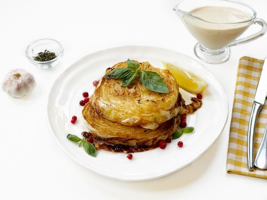 Запеченные стейки из капусты: изысканный вегетарианский рецепт