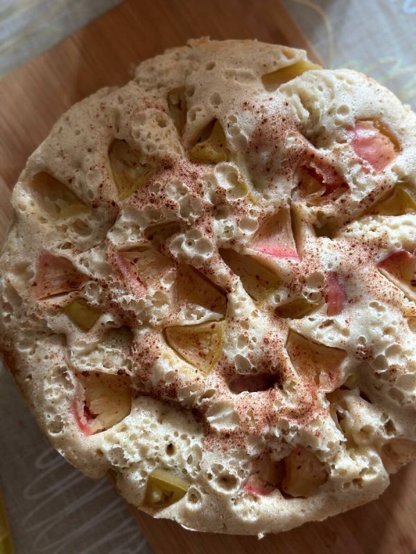 Осень на пороге: как использовать сезонные яблоки для вкуснейшей шарлотки