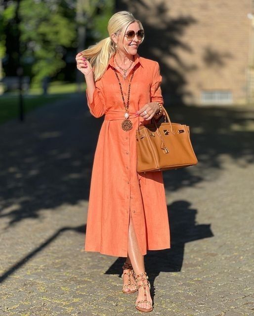 Тренды платьев для женщин старше 50: найди свой идеальный силуэт