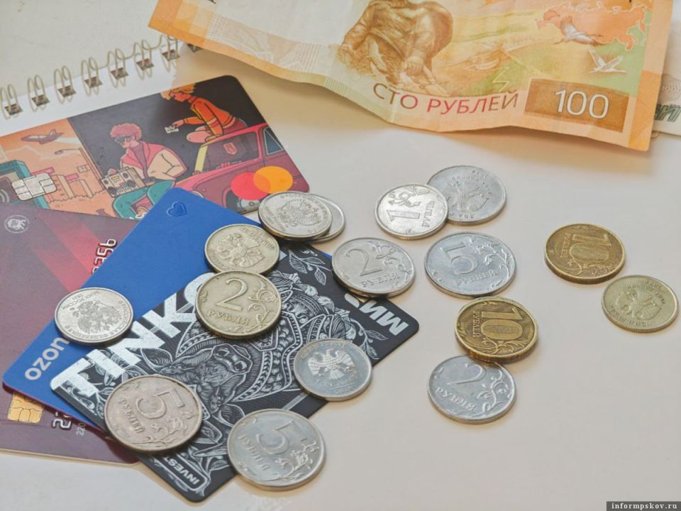 Как разумно разместить сбережения в 2025 году: советы от Минфина