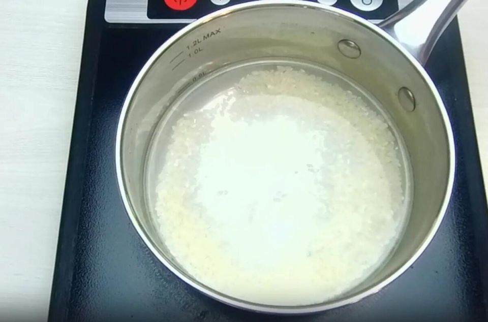 Как варить ежиков с рисом: советы по созданию вкусового шедевра на вашей кухне