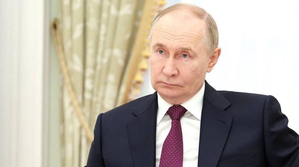 Путин объявил о моратории на обнуление выплат по топливному демпферу в России