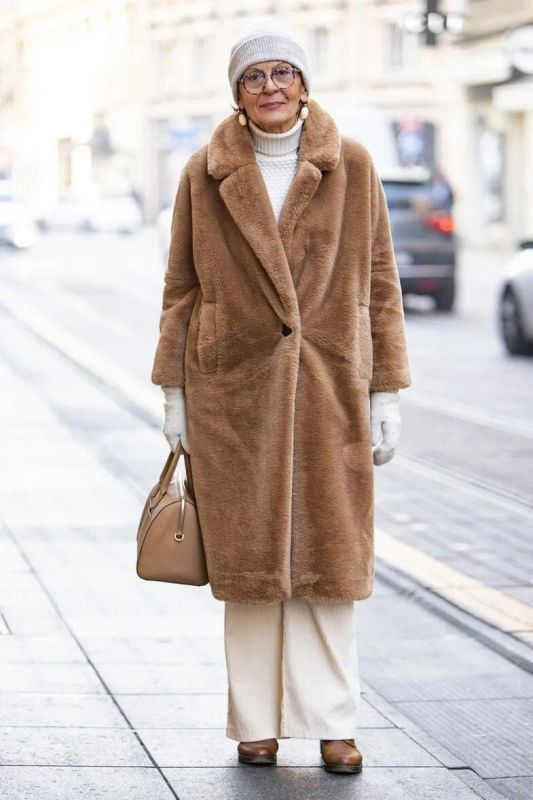 Стильные зимние образы для женщин 60+: как выглядеть модно и привлекательно в любом возрасте