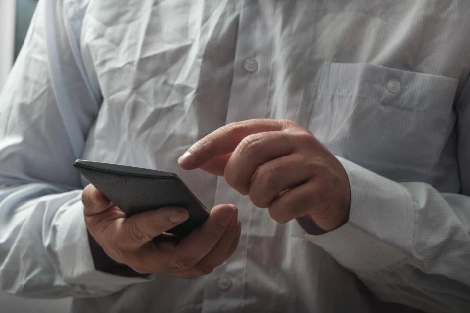 Простые секреты, как расправить складки на одежде без утюга