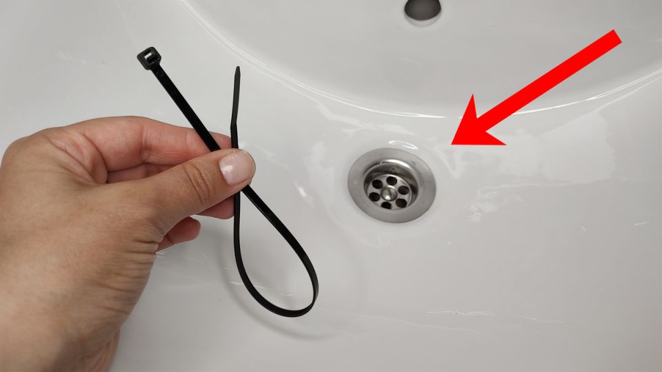 Эффективные способы устранения засоров в раковинах и ваннах