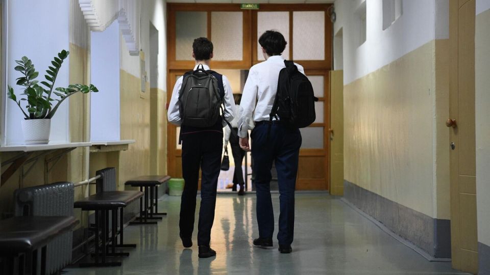 Патриотические мелодии вместо школьных звонков: новое музыкальное звучание в российских школах