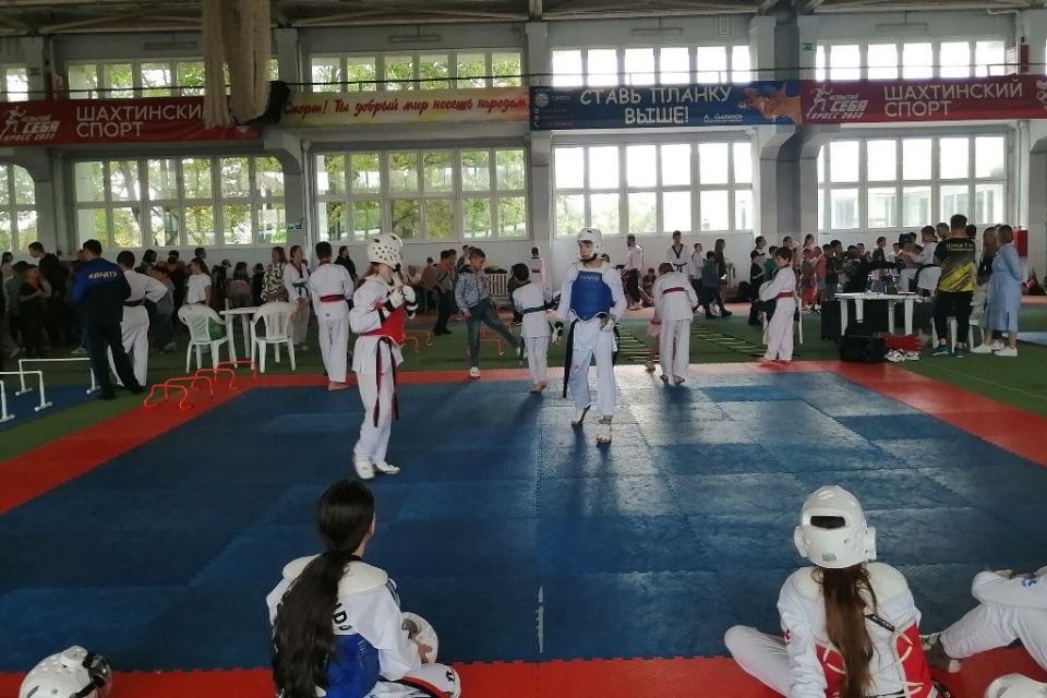 В Шахтах состоялось торжественное открытие XXXVI Всероссийского олимпийского дня, который традиционно отмечается 23 июня в честь основания Международного олимпийского комитета