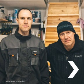 В 2019 году отец и сын Юрий и Андрей Кротенок стали изготавливать в собственном гараже кухонную мебель на заказ по индивидуальным меркам