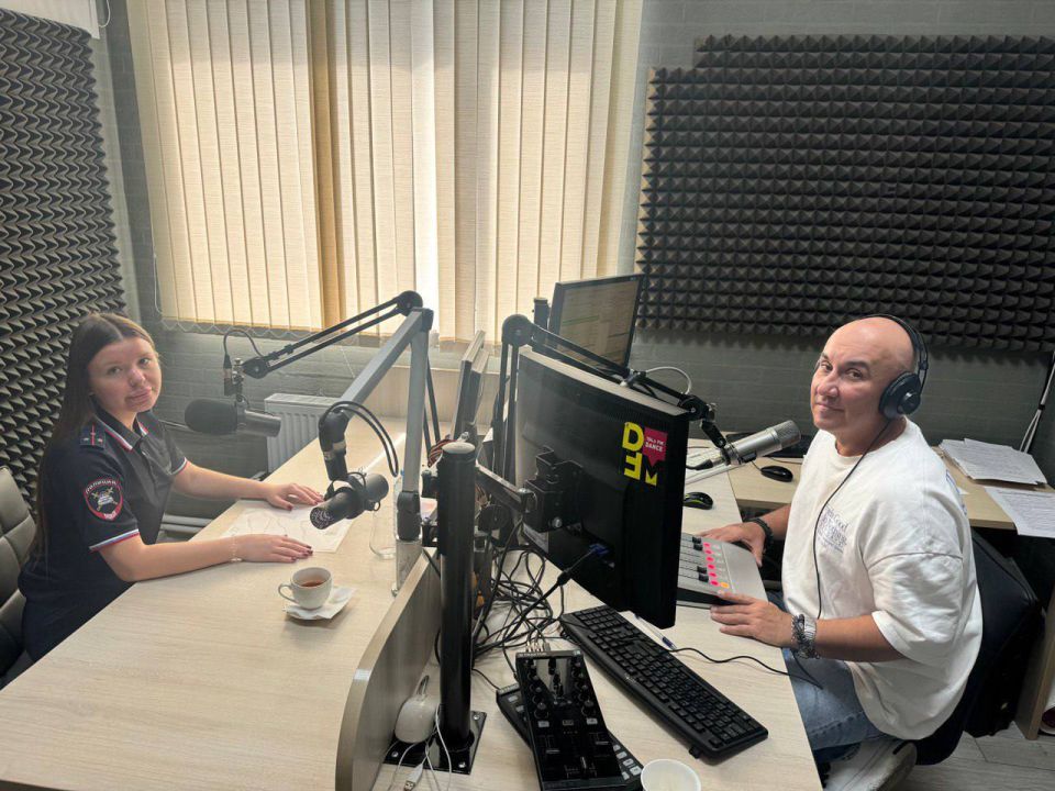    . D FM 104.6                       ....
