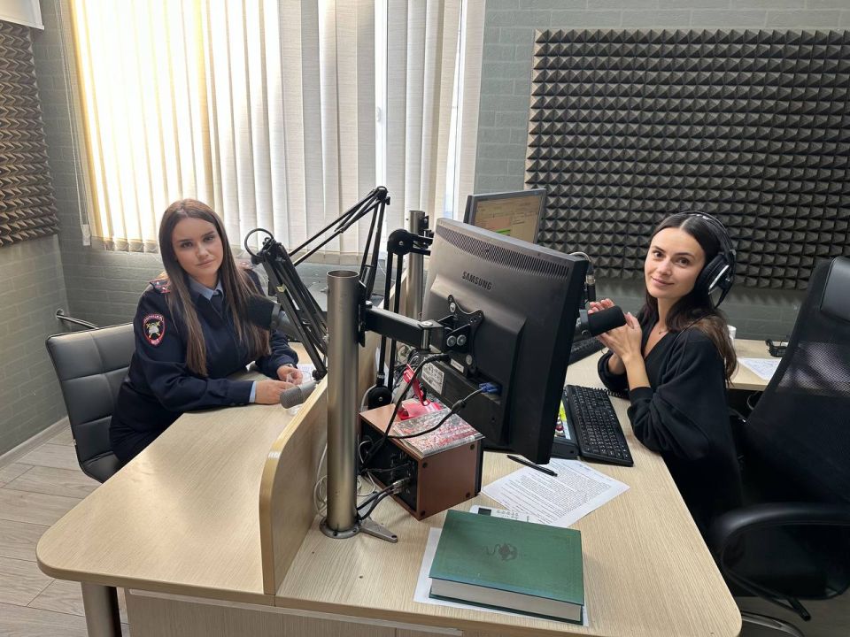     Love Radio -- 101.6                  :