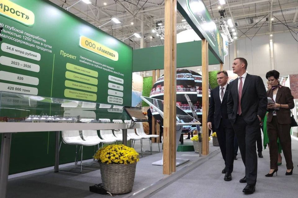 Юрий Слюсарь: Подходит к концу первый день выставки «Золотая осень» в Москве