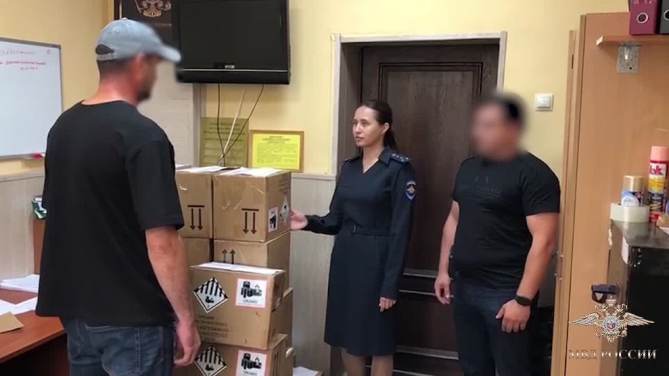 Ирина Волк: Двоих подозреваемых в хищении аккумуляторных батарей для БПЛА задержали мои коллеги из Управления уголовного розыска ГУ МВД России по Ростовской области совместно с сотрудниками ОМВД России по городу Батайску