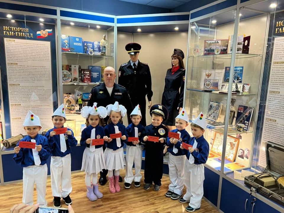 Сегодня музей Управления региональной Госавтоинспекции посетили юные помощники инспекторов движения из МБДОУ №284 города Ростова-на-Дону!