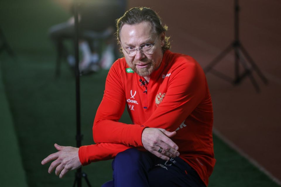 Карпин фразой «как борщ и харчо» сравнил работу в клубе и сборной