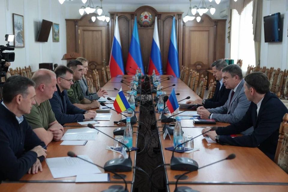 Юрий Слюсарь: В самые трудные времена мы оказались рядом с жителями Луганщины, потому что для дончан это не просто слова, а правило жизни