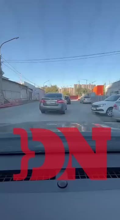 В Ростове на Текучёва между Театральным проспектом и 1-Конной Армии лежит труп