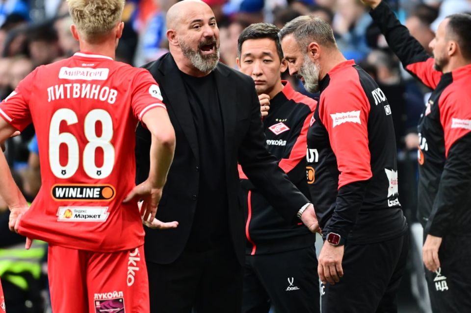 Тренер «Спартака» объяснил критику в свой адрес тем, что он иностранец