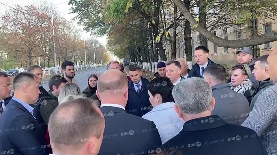 «Это варварство», — губернатор Юрий Слюсарь выехал в Новочеркасск, где ночью спилили 30 сосен