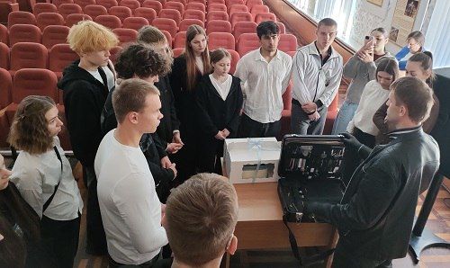 «От экспертиз до четвероногих напарников»: в Волгодонске сотрудники полиции организовали экскурсию для школьников