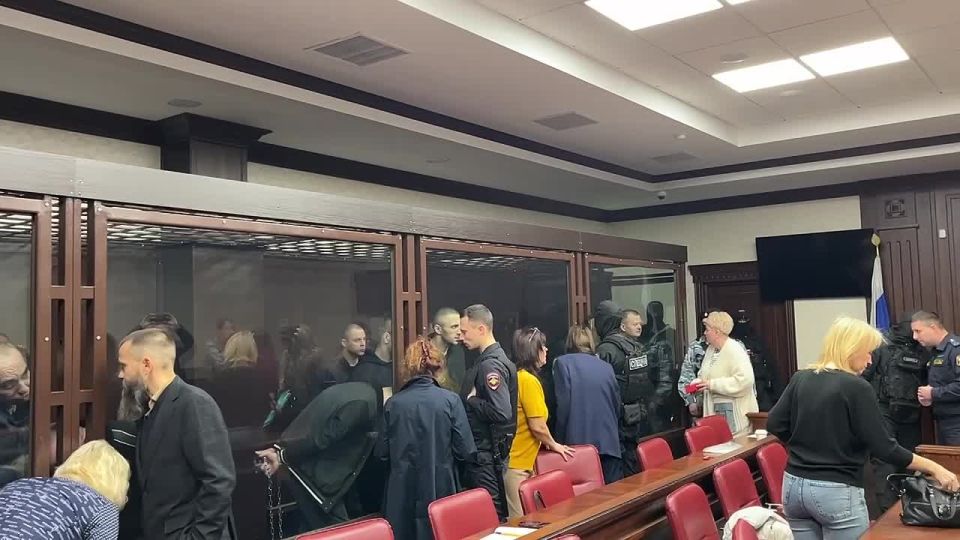 В Ростове-на-Дону Южный окружной военный суд вынес приговор 15 участникам украинского националистического батальона «Айдар» (организация признана террористической и запрещена на территории РФ)