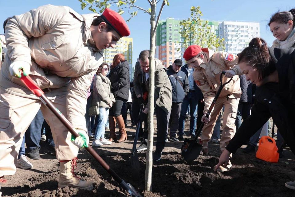 Юрий Слюсарь: День древонасаждений сегодня проходит не просто по нашей доброй осенней традиции