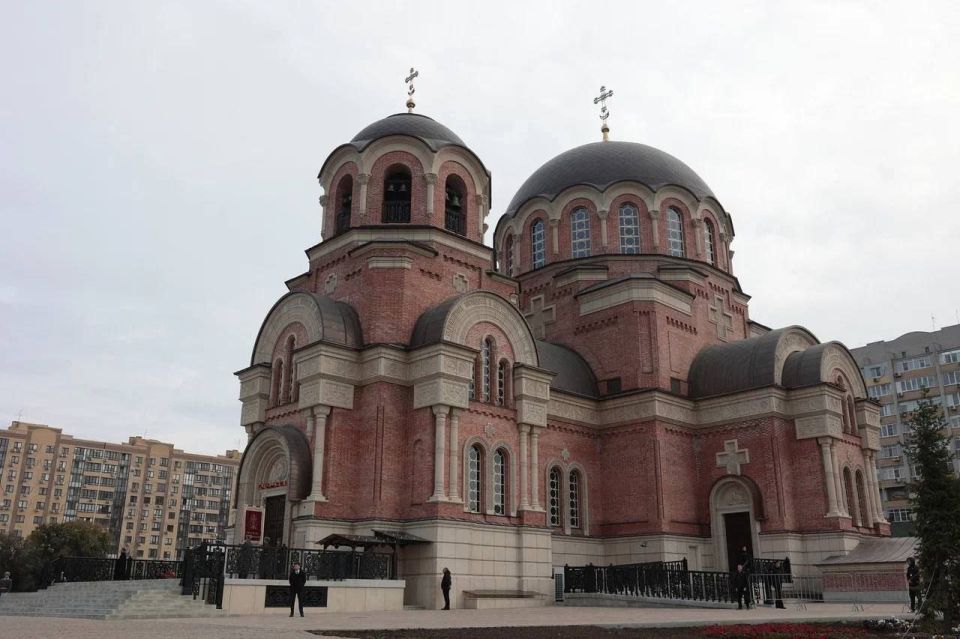 Юрий Слюсарь: Сегодня в Ростове-на-Дону Святейший Патриарх Московский и всея Руси Кирилл совершил чин великого освящения храма в честь святого Георгия Победоносца и Божественную литургию