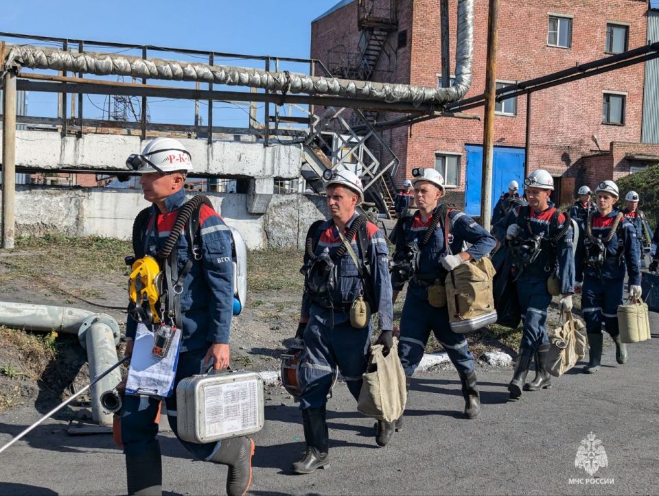 #ЧтоВчераПроизошло?. . За сутки 18 октября 2025 года пожарно-спасательные подразделения Главного управления МЧС России по Ростовской области ликвидировали: техногенных пожаров; загорание сухой растительности;...