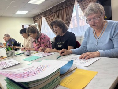 Разбудите свой мозг!. Каждый вторник в 10:45 в Центре соцобслуживания проходят занятия по нейрогимнастике — тренировке для ума, внимания и памяти