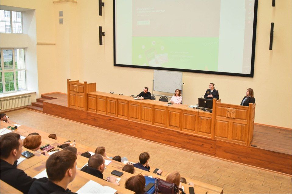 «Сообщи, где торгуют смертью»: Полицейские Новочеркасска провели акцию со студентами