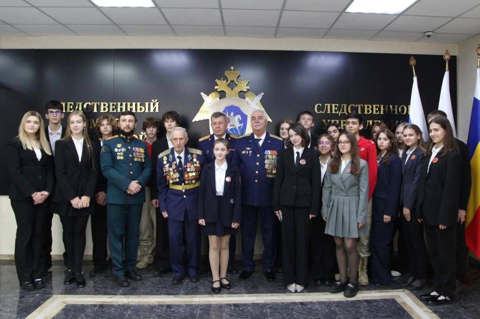 В следственном управлении Следственного комитета Российской Федерации по Ростовской области прошел «Урок мужества», посвященный Всероссийской акции памяти «Дни белых журавлей»