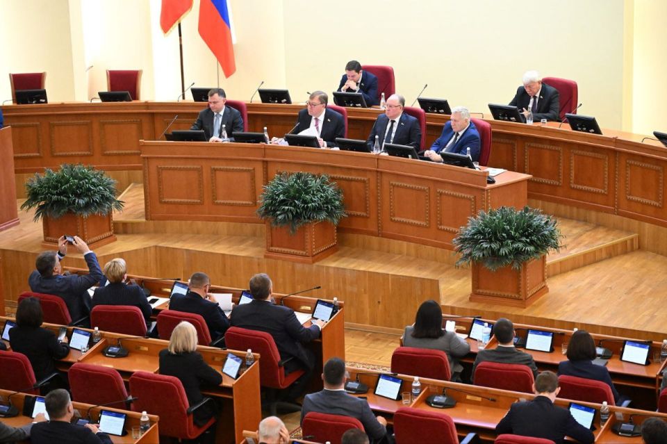 Сегодня Законодательным Собранием по предложению Юрия Борисовича Слюсаря утверждены ещё две существенные меры поддержки материнства и детства