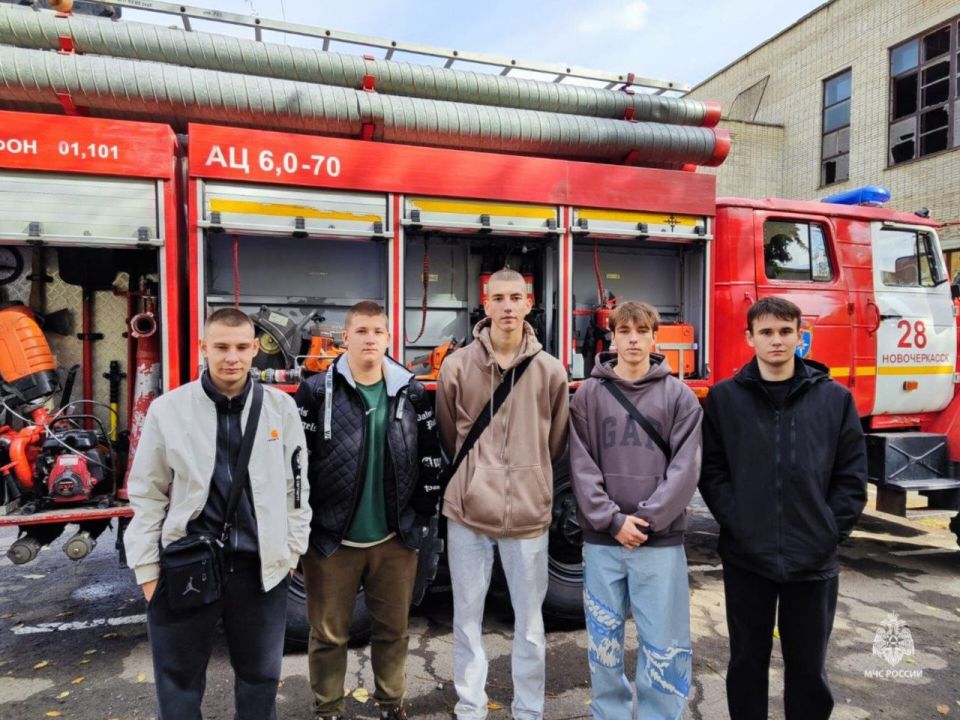 Новочеркасские студенты получили удостоверения добровольных пожарных
