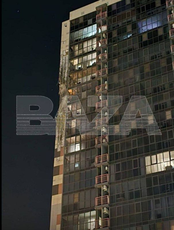 ВСУ атаковали Ростовскую область — в Батайске прогремело несколько мощных взрывов в районе жилых кварталов, обломки БПЛА повредили дома, магазины и припаркованные автомобили