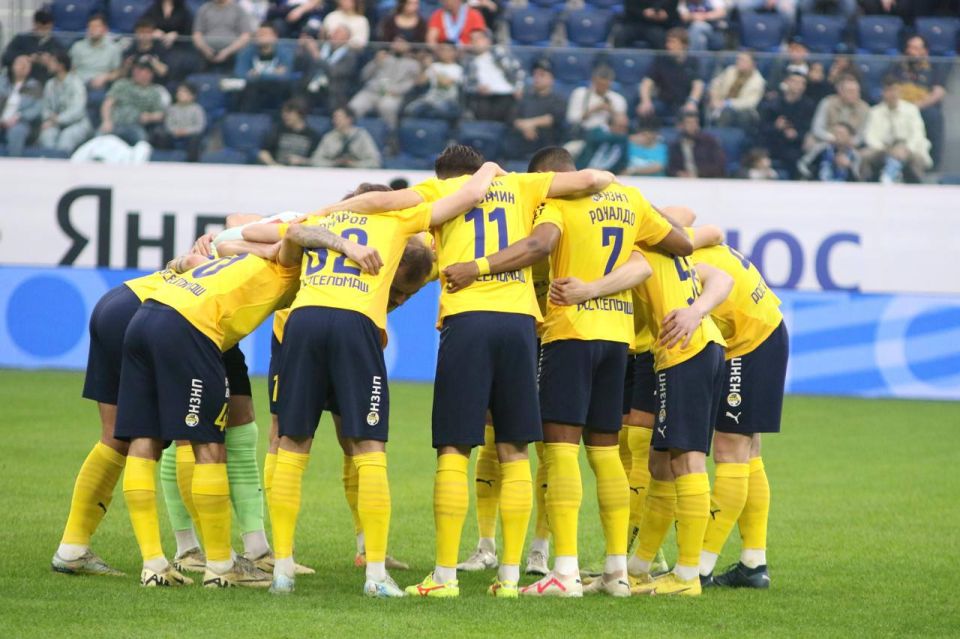 Губернатор посетил тренировку «Ростова» и выразил поддержку клубу РПЛ