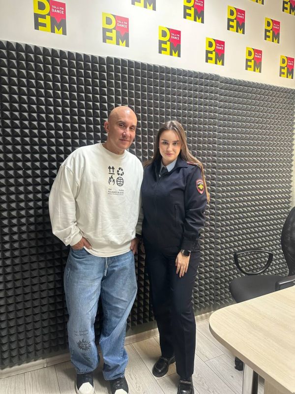 Сегодня в прямом эфире «D FM» 104.6 в выпуске программы «Диалоги безопасности» с ведущим Дмитрием Белых в рамках реализации проекта «Безопасные и качественные дороги» прозвучала тема «Водители и пешеходы