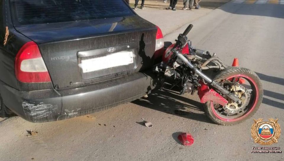 Полицейские устанавливают обстоятельства дорожно-транспортного происшествия с участием несовершеннолетних