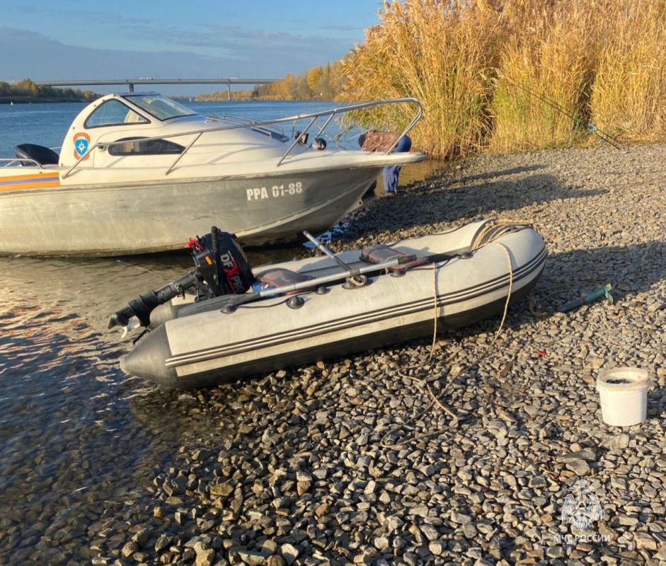Сухогруз столкнулся с резиновой лодкой на Дону в районе Старочеркасской