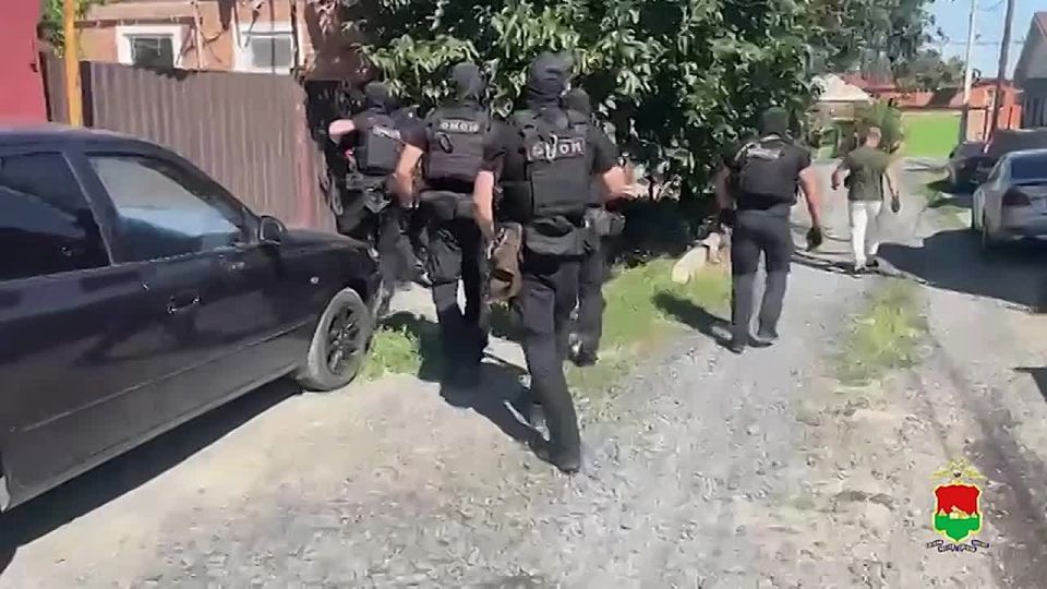 Брянская полиция задержала криминального курьера из Азова, забравшего почти 9 млн рублей у пенсионера