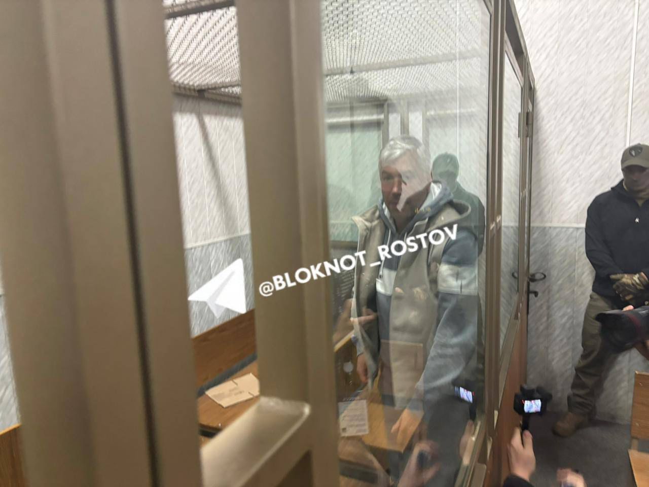 Ленинский районный суд избрал Логвиненко меру наказания в виде заключения под стражу сроком на два месяца — до 23 декабря