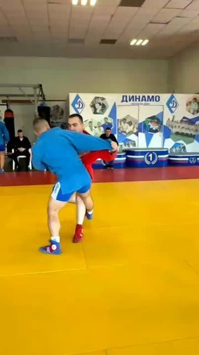Донские полицейские приняли участие в состязании по самбо