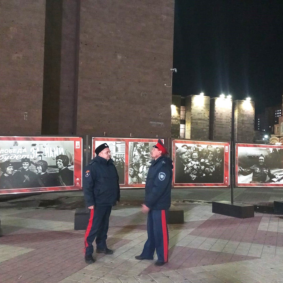 Улицы города под охраной: донская полиция патрулирует оживленные места Улицы города под охраной: донская полиция патрулирует оживленные места