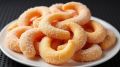 Порадуйте домашних: пышное печенье без духовки с джемом и кокосом