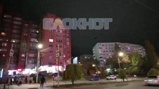 А на Северном светомузыка у уличных фонарей