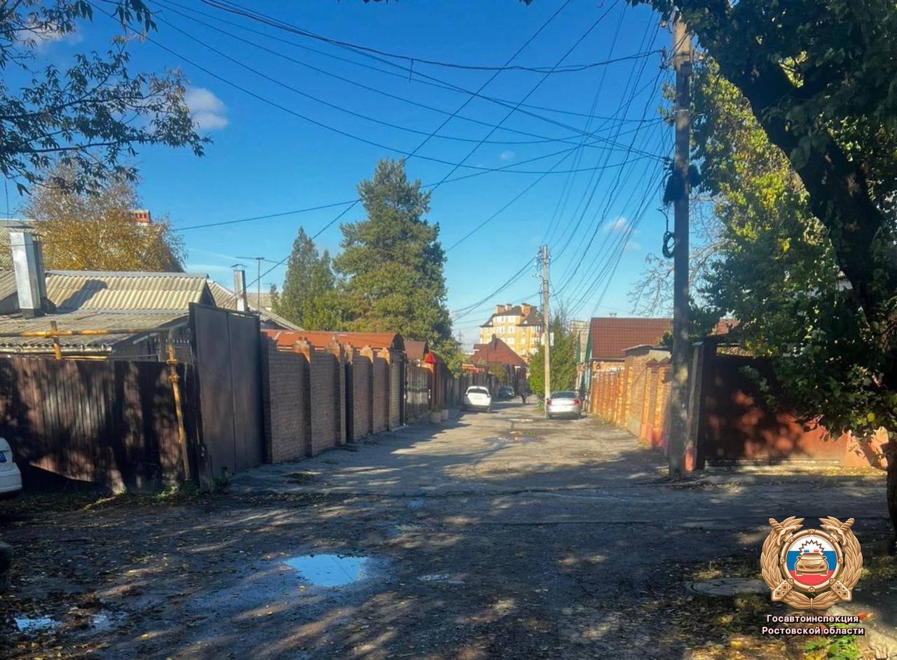 Сотрудники полиции устанавливают обстоятельства ДТП с пострадавшим пешеходом