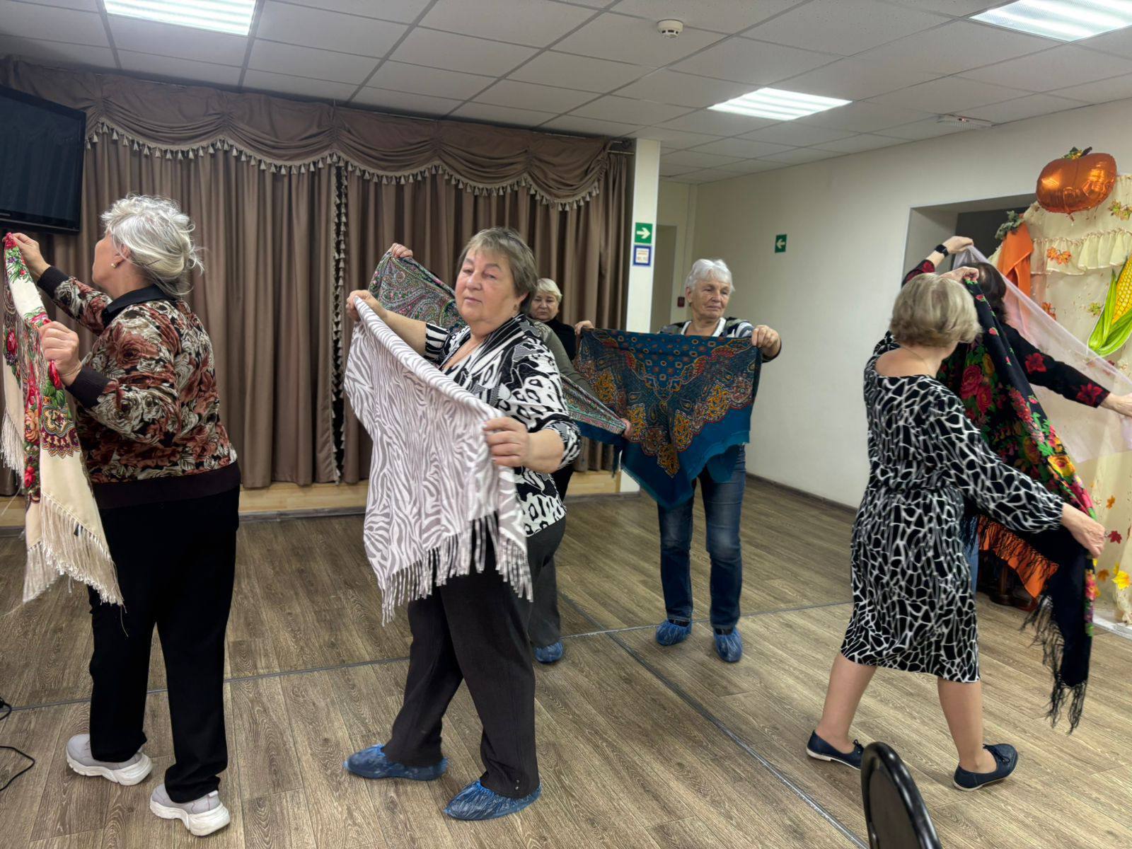 «Движение» – это жизнь!. В Центре социального обслуживания прошло занятие клуба «Движение», который работает на базе Университета третьего возраста «Движение» – это жизнь!. В Центре социального обслуживания прошло занятие клуба «Движение», который работает на базе Университета третьего возраста