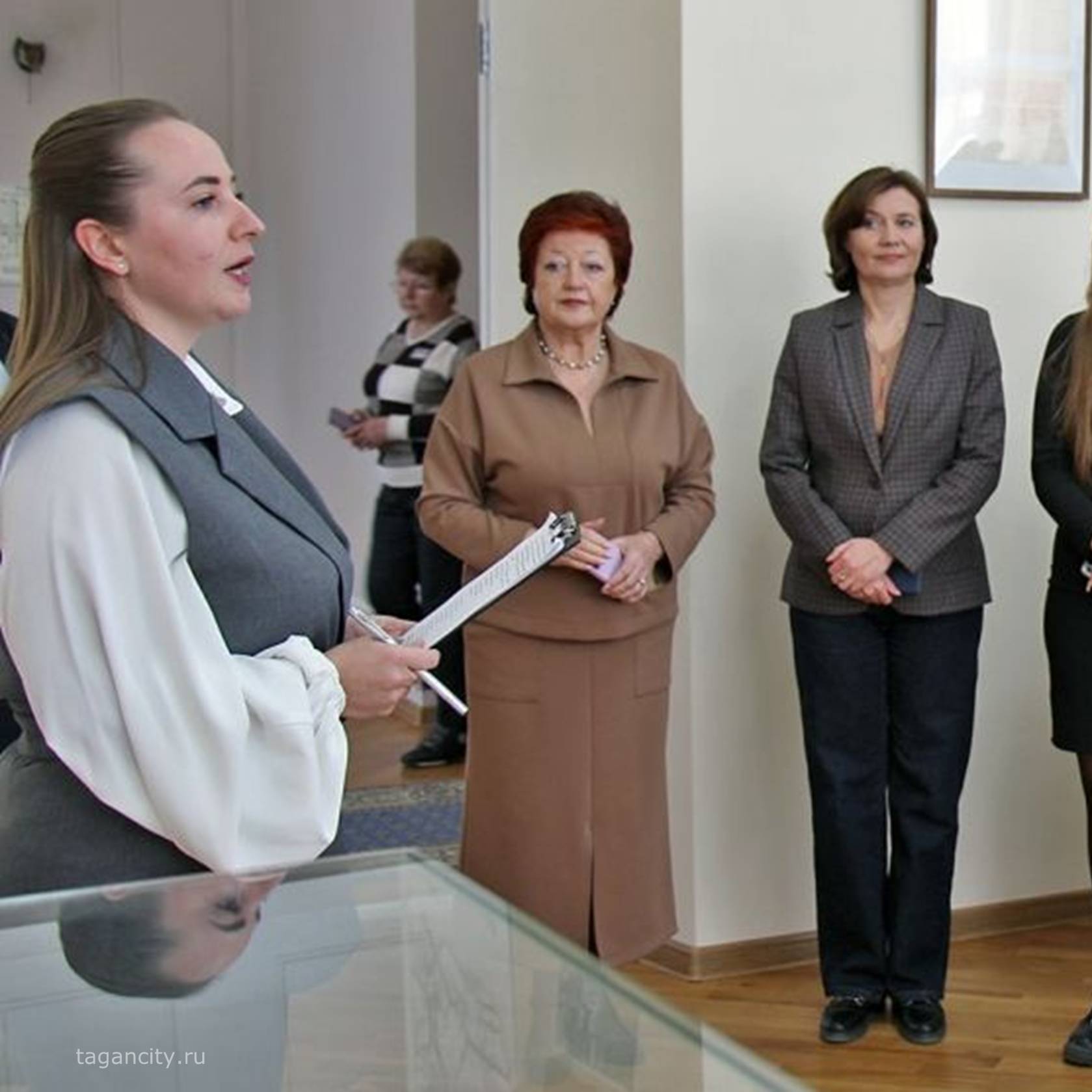 В Таганроге, в стенах Литературного музея А.П. Чехова, начала работу новая выставка «Кровью сердца» В Таганроге, в стенах Литературного музея А.П. Чехова, начала работу новая выставка «Кровью сердца»