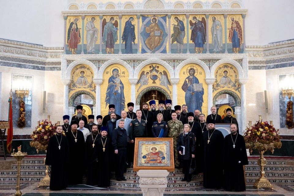 В Главном храме ЮВО обсудили духовно-нравственные основы служения Отечеству