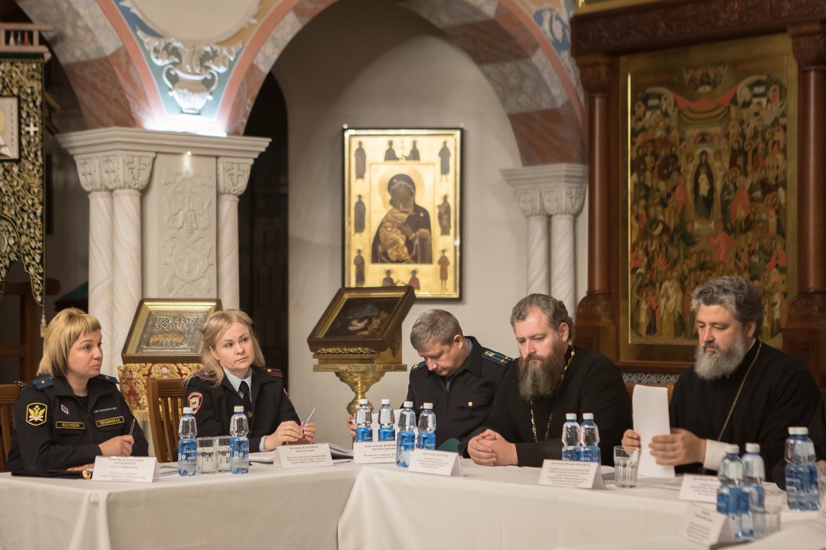 В Главном храме ЮВО обсудили духовно-нравственные основы служения Отечеству В Главном храме ЮВО обсудили духовно-нравственные основы служения Отечеству