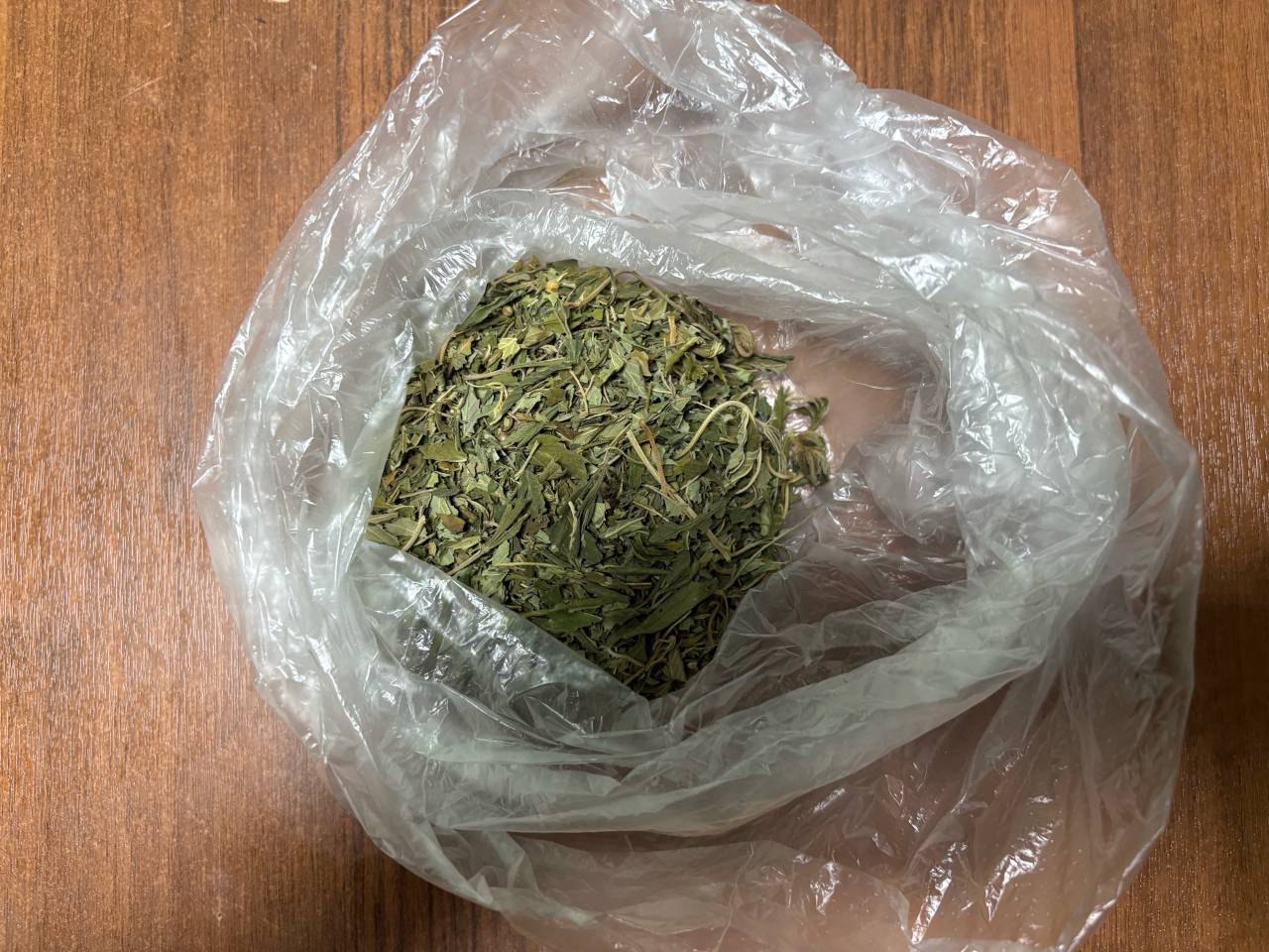 В Шахтах сотрудники полиции задержали местного жителя, хранившего наркотики