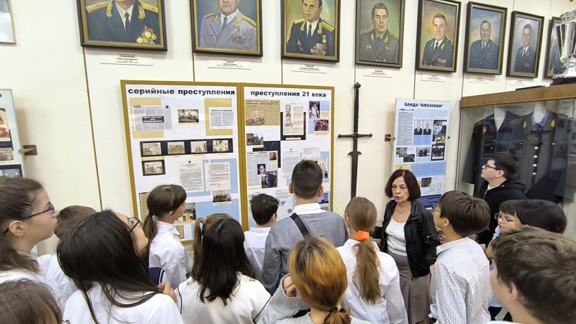 Учащиеся полицейского класса ростовского лицея № 103 посетили музей истории органов правопорядка Дона